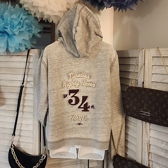 Aeropostale brand hooded sweatshirt - Picture 3 of 8